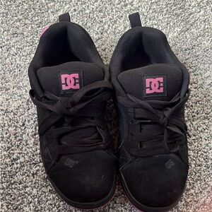 DC Black and White Logo Skate Shoe Label